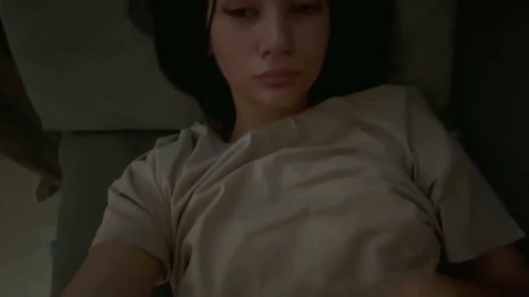 Girl Pussy Show: Seductive Mirror Tease