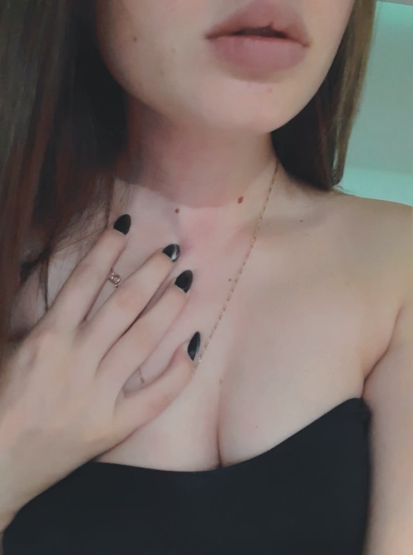 Hot blonde teen bed recline, velvet skin mirrored in hushed erotic frame